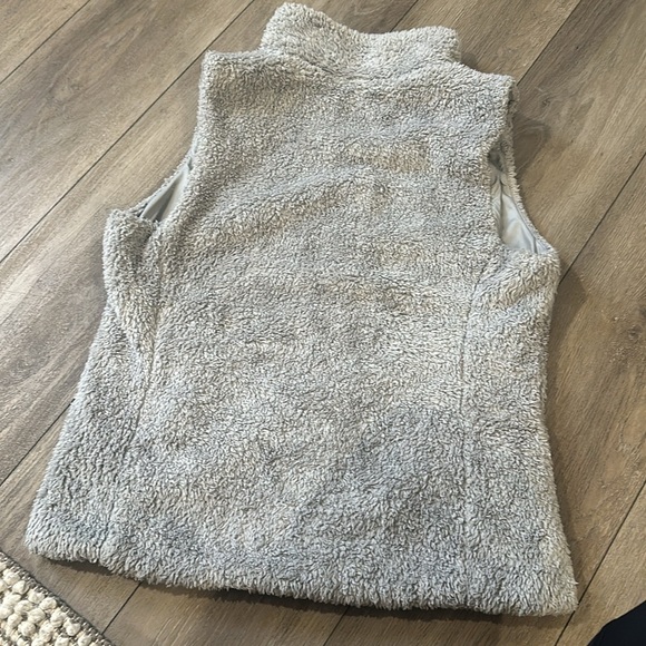 Patagonia Vest | Plush | Gray Color | Womens XL - Picture 4 of 4
